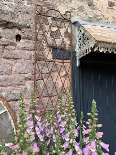 Tall rusty metal trellis panel - metal,